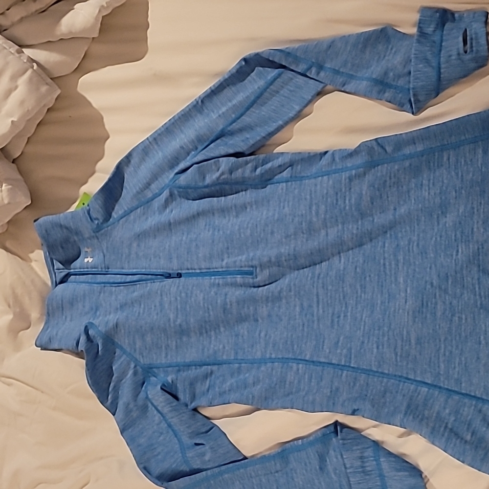 Under Armour Athletic long sleeve